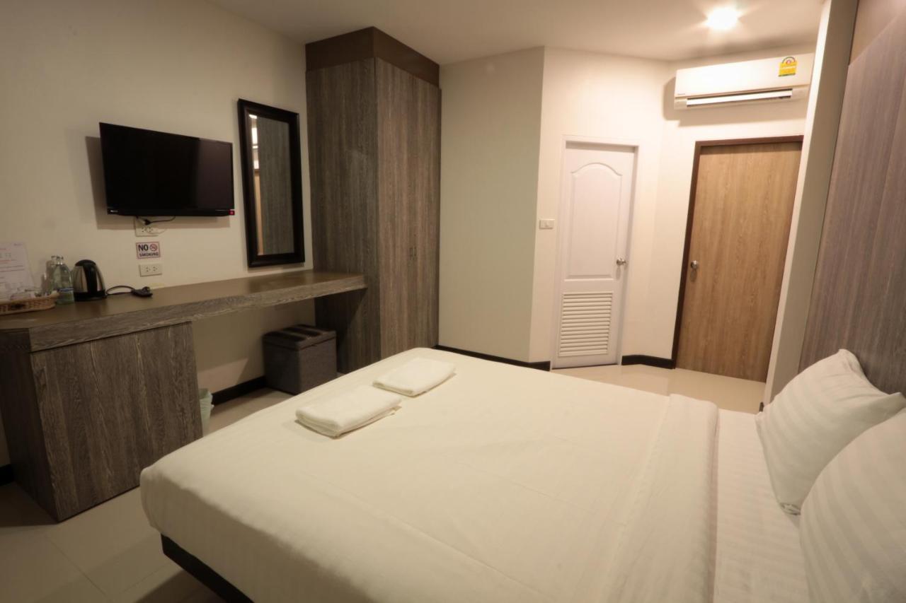 Fortune Surin Hotel Buitenkant foto