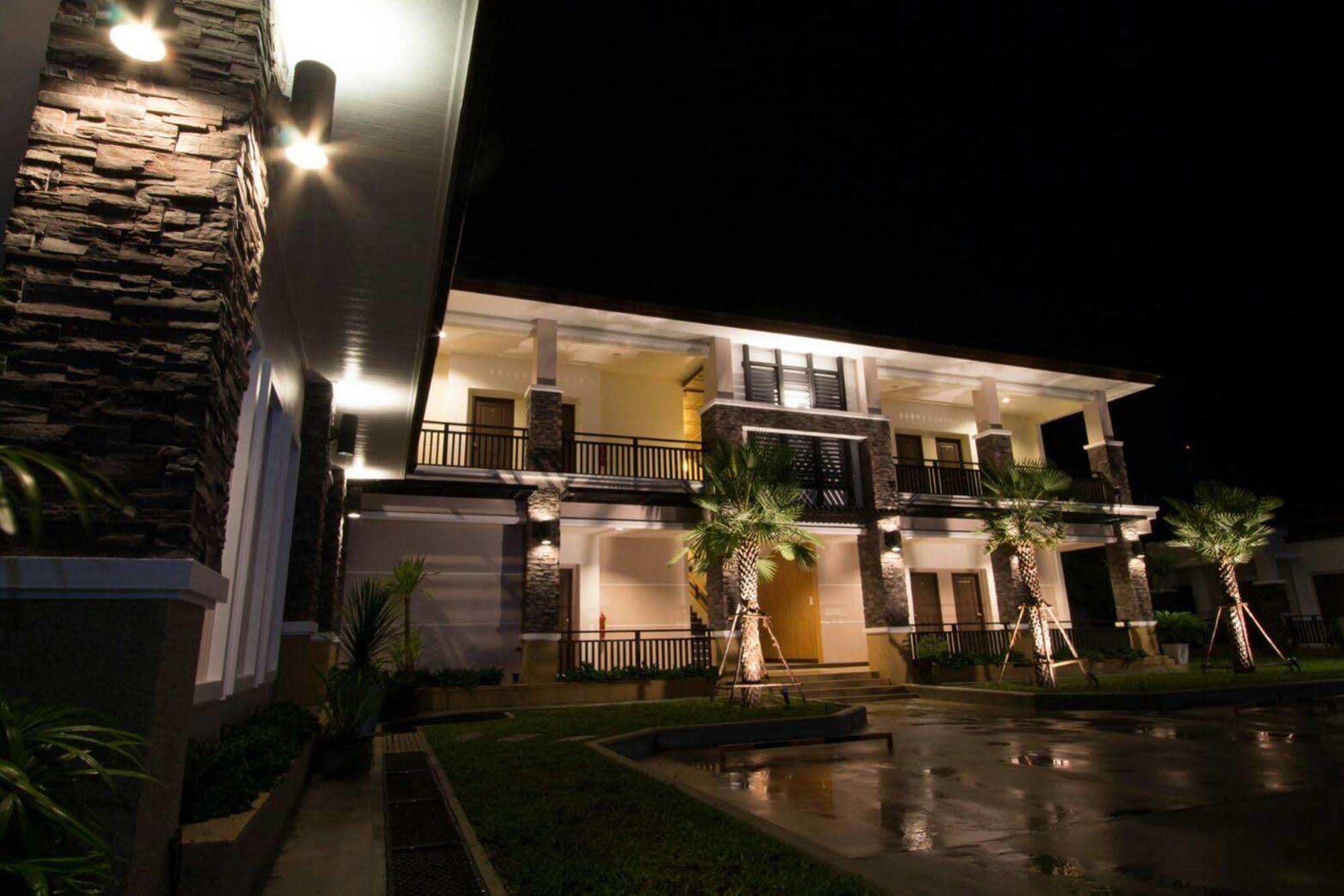Fortune Surin Hotel Buitenkant foto
