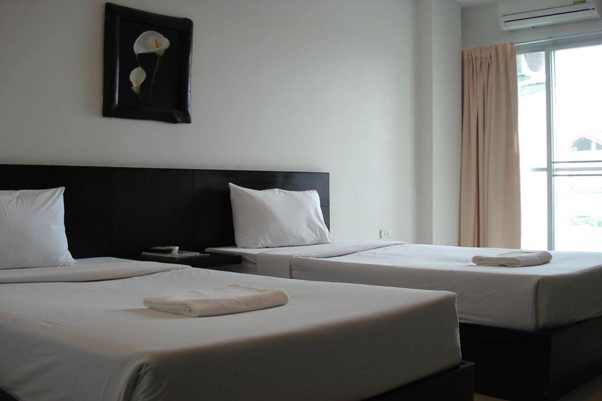 Fortune Surin Hotel Buitenkant foto