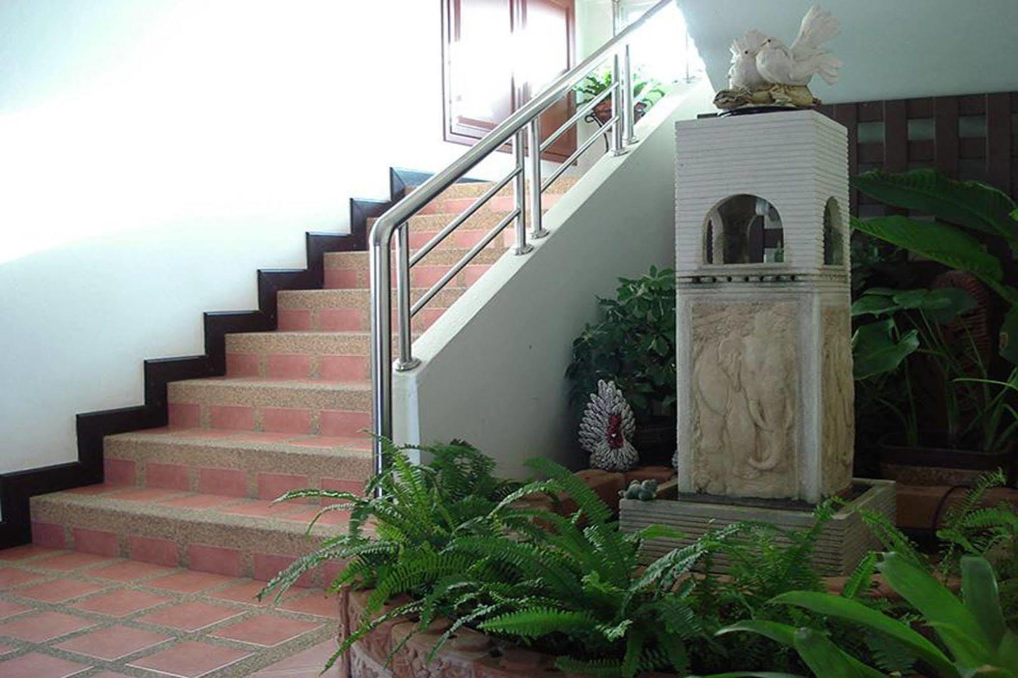 Fortune Surin Hotel Buitenkant foto