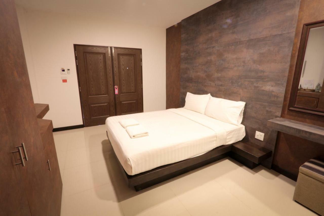 Fortune Surin Hotel Buitenkant foto
